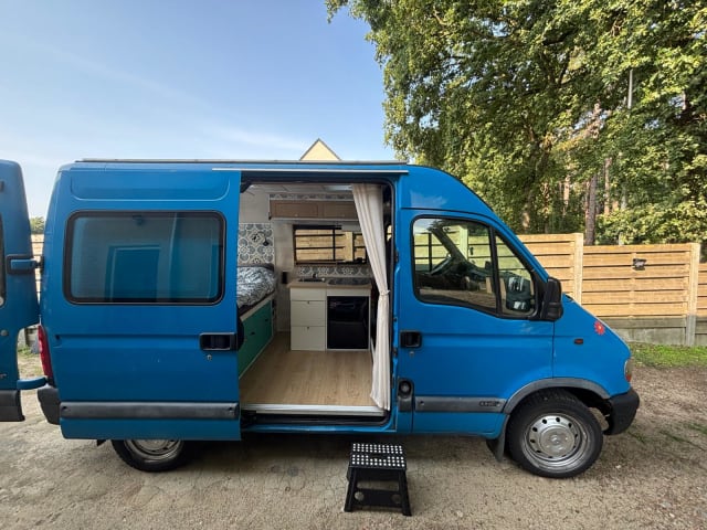 Guapa – 2p Renault bus from 2003