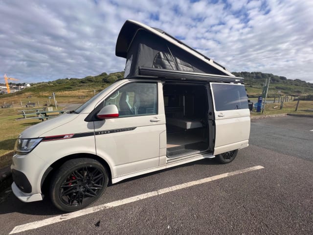 VW_VACAY – 4 berth Volkswagen campervan from 2020