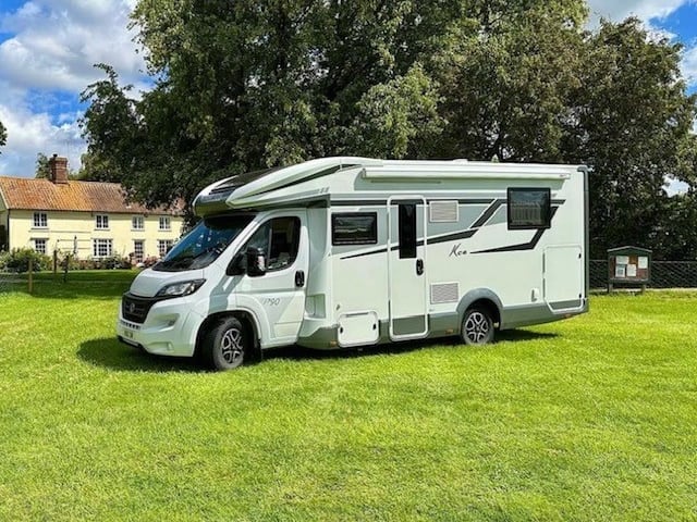 A Luxury 4 Berth Motorhome - Mobilvetta Kea P90