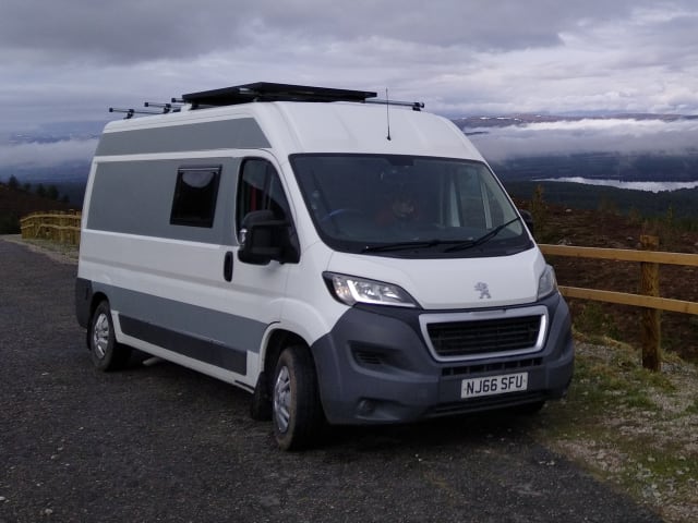 2 persoons Peugeot Off-grid Campervan