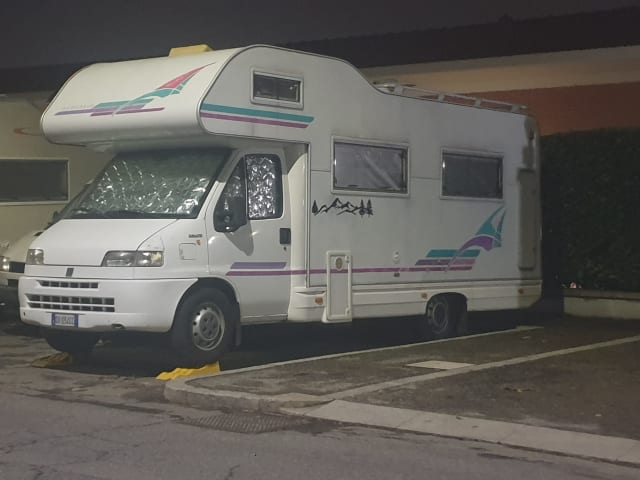 Super Adria voor 6 personen - Droomvakantie