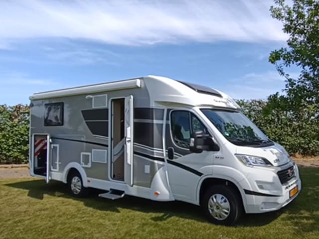 Sunlight T68 – Very nice spacious 4 person Sunlight camper from 2018, lots of storage space.