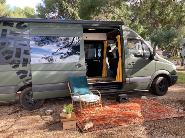 GREENLIFE – Mercedes Sprinter, sehr geräumiger attraktiver Camper, 7 Meter