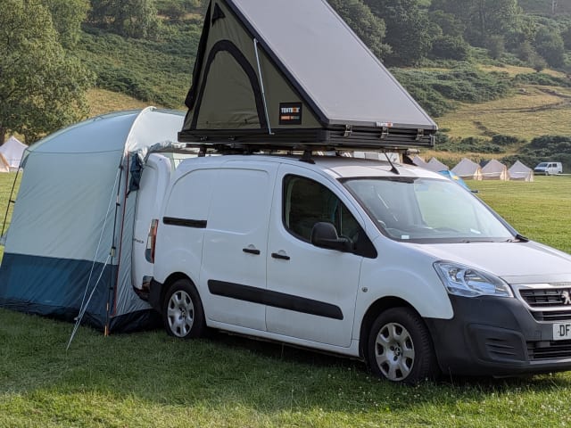 Gillian Vanderson – 1 berth microcamper Peugeot Partner 