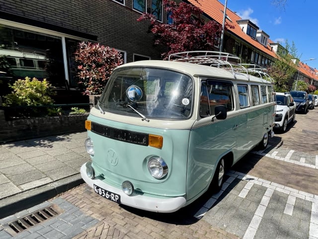 Pistache – Klassischer VW T2 Panoramabus