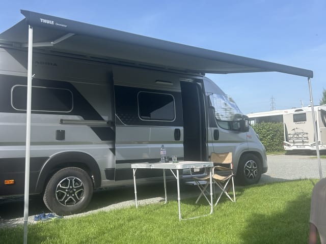 The Mighty Moose – 2p Adria Mobil bus uit 2026