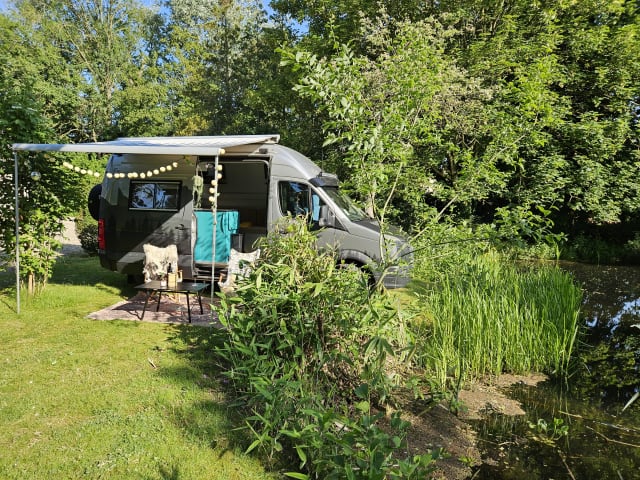 Off-grid adventure VW Crafter 