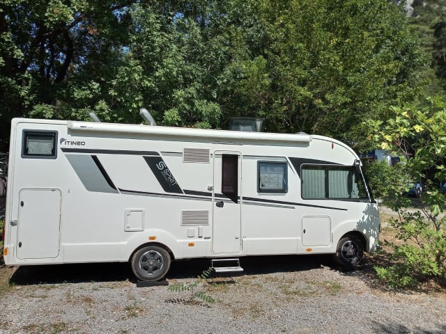 Tino – Camping-car familial confort pour 5p - ITINEO SB740 (intégral à partir de 2022)