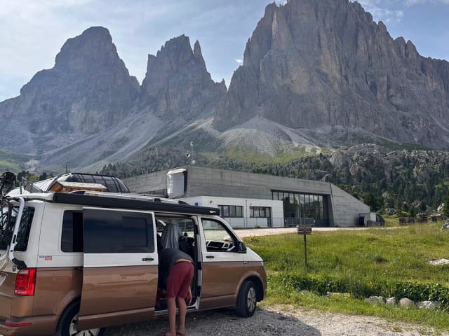 Max – 5p Volkswagen campervan uit 2017