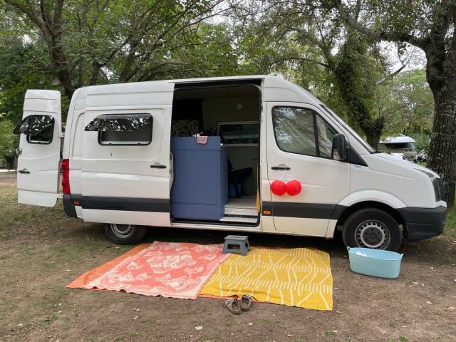 Gezellige camperbus met vast bed