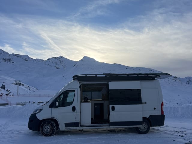 Otis – Peugeot-Bus mit 3 Schlafplätzen ab 2021