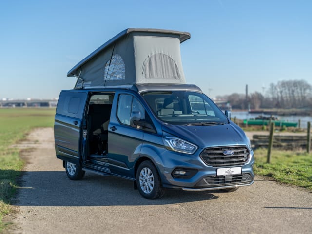 Ford - of the grid – Nouvelle Ford Copa pour 4 personnes, avec transmission automatique et tente de toit