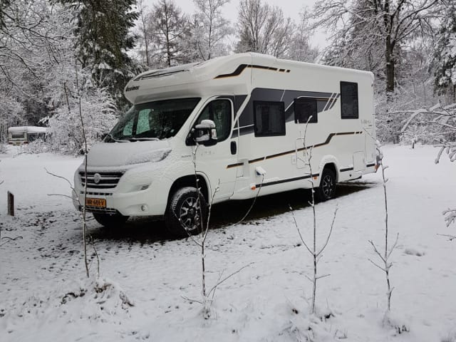 5p Benimar semi-integrated uit 2017