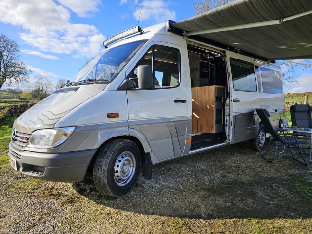 Beresford – 2 berth Mercedes-Benz bus from 2003