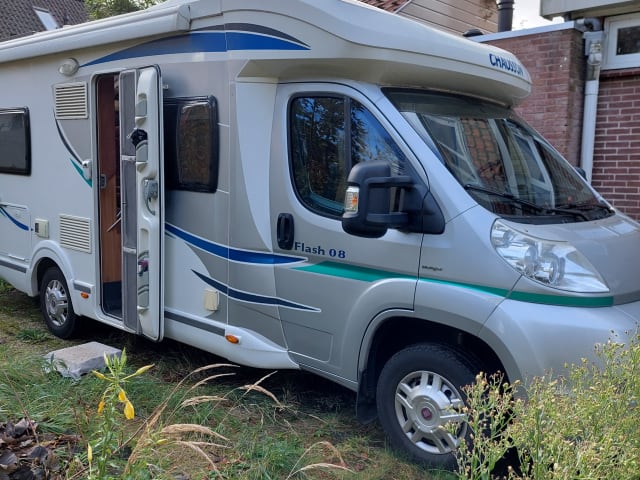 4p Chausson semi-integrated uit 2013