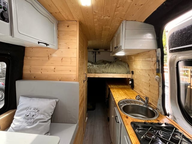 Iggy – 2 berth Volkswagen campervan from 2008