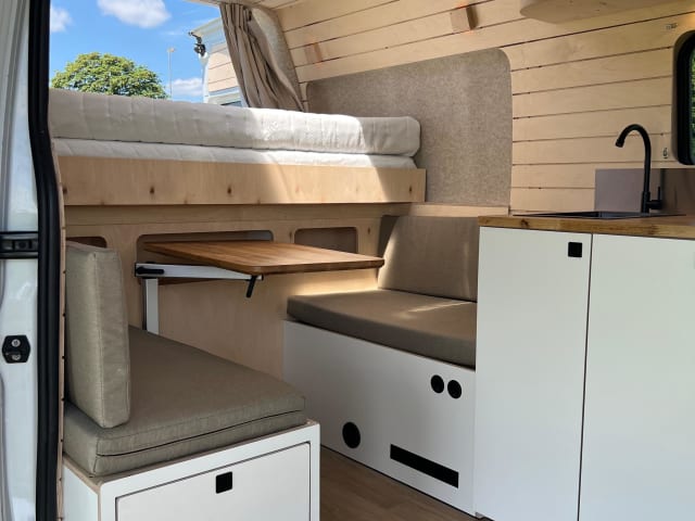 CosyCabin on Wheels – 3p Renault campervan vanaf 2025 