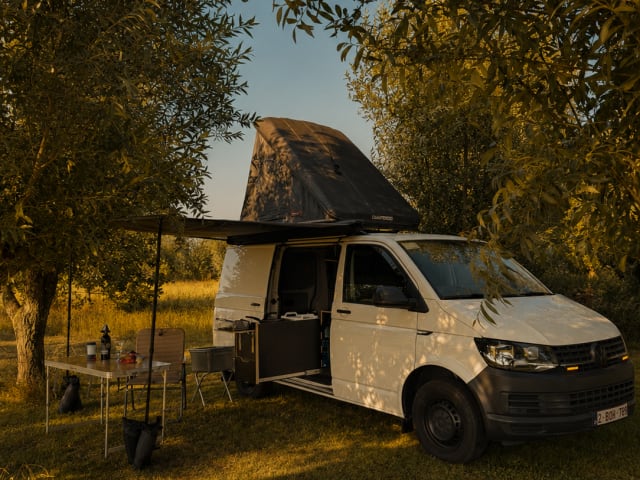 The white nomad – 3p Volkswagen rooftop