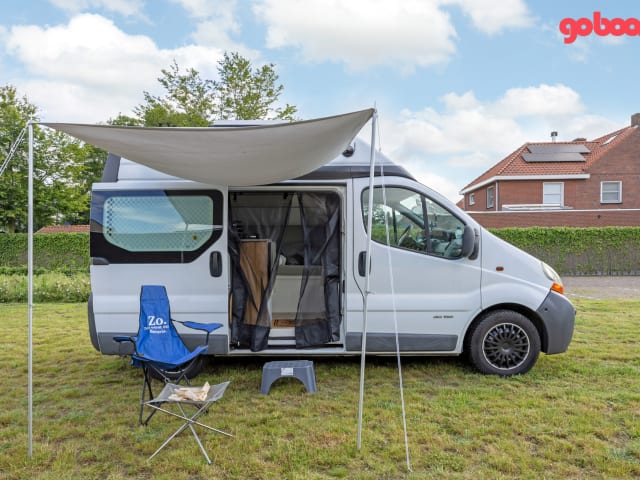 Renault Camper bus – Camping-car agréable et solide de 2005