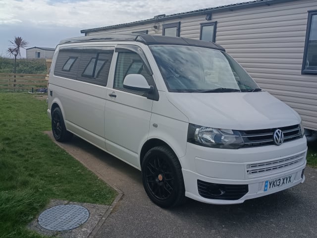 Vdub  – 4 berth Volkswagon LWB 140 
