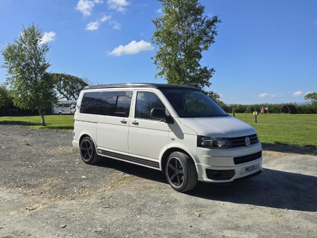 Pauletta – 4 berth Volkswagen campervan from 2013