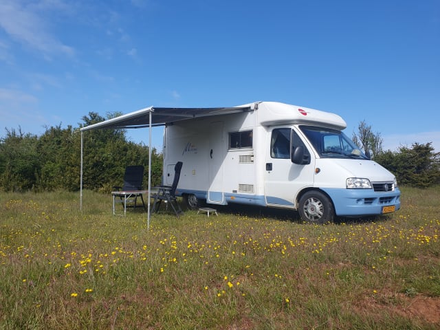 Compact Family Camper. Off grid. Optional baby bed and bicycle carrier.