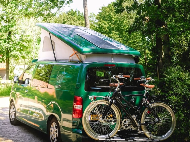 LEAVV  – Camping-car électrique Limbourg ⚡️ Vous aussi vous partez en voyage durable ? 🚌🌱 - Ell (2)