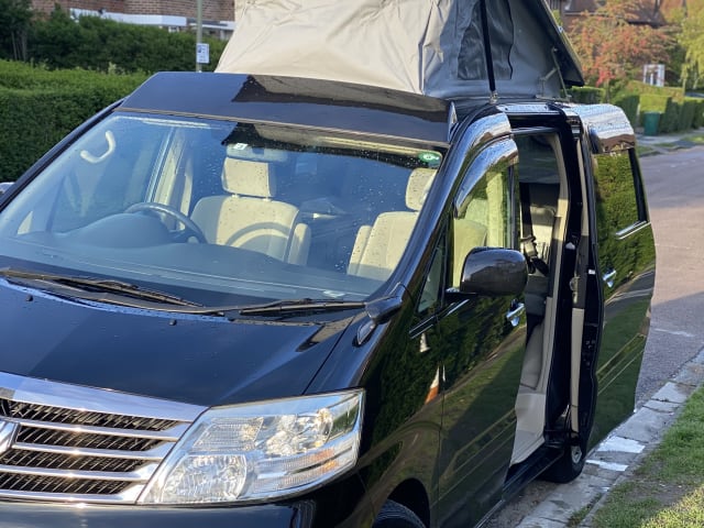 Luxury Campervan in London – Beautiful newly fitted out auto campervan