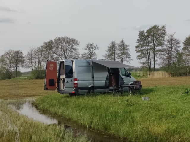 Wester – "OFF GRID" self-build bus camper 164 HP | 2 person | winter sports!!