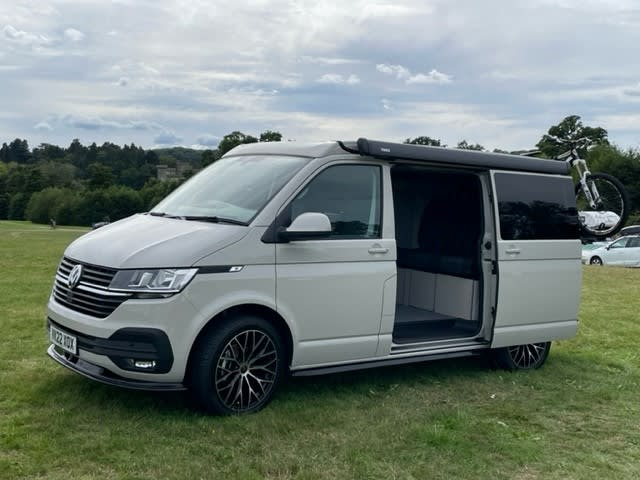 4 Schlafplätze Volkswagen T6.1 Camper 2022