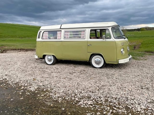 1973 Volkswagen Camper T2 Devon Bay 