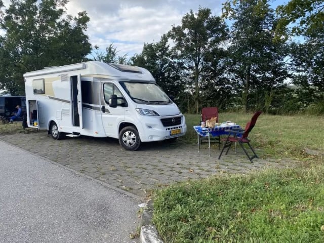 Der Carado T447 Camper, für dein ultimatives Urlaubsfeeling.