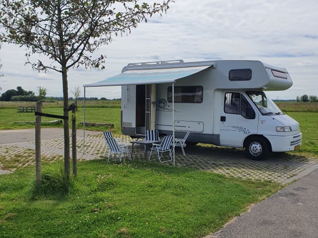 Nice 5 person Dethleffs alcove camper.