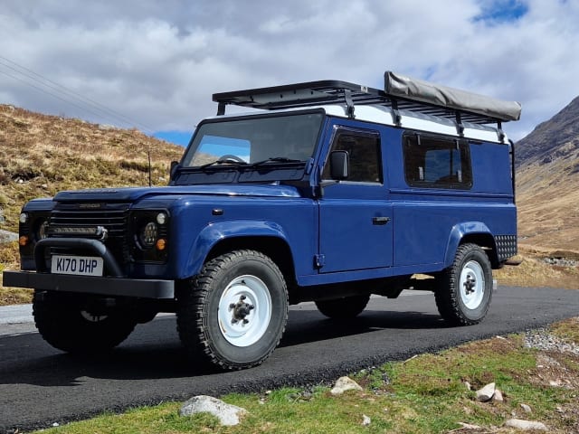 Blue Landy – Land Rover Campervan mit 2 Schlafplätzen, Baujahr 1992