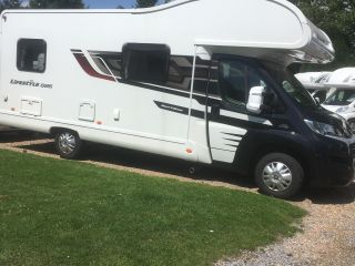 luxury 6 berth motor home hire 