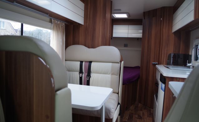 4 BERTH LUX MOTORHOME WITH FIXED BED FOR HOLIDAYS FOR WONDERFUL ADVENTURES