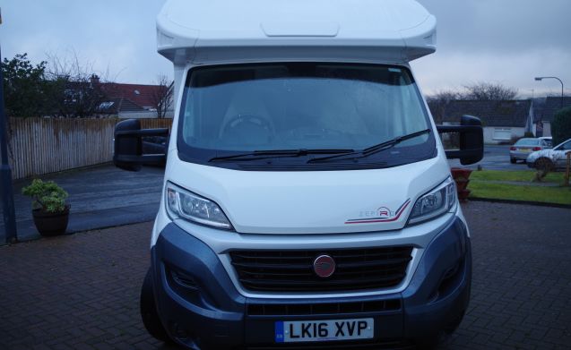 4 BERTH LUX MOTORHOME WITH FIXED BED FOR HOLIDAYS FOR WONDERFUL ADVENTURES