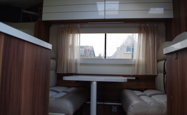 4 BERTH LUX MOTORHOME WITH FIXED BED FOR HOLIDAYS FOR WONDERFUL ADVENTURES