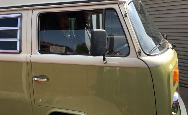 Dave – Classic VW Bay Window Glamper Van in North Wales