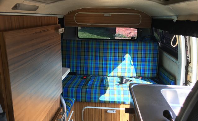 Dave – Classic VW Bay Window Glamper Van in North Wales