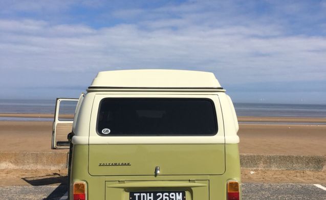 Dave – Classic VW Bay Window Glamper Van in North Wales