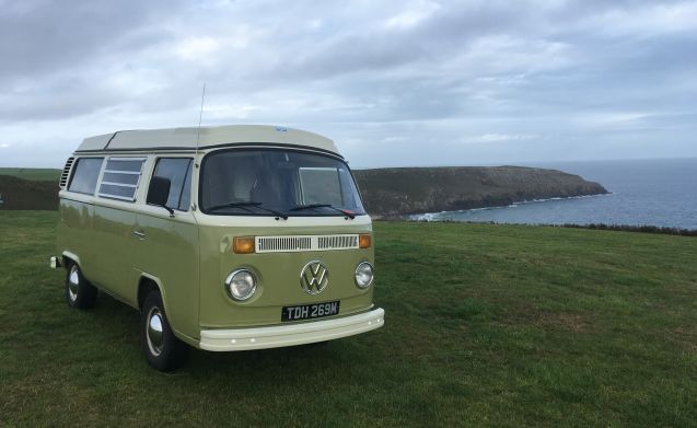 Dave – Classic VW Bay Window Glamper Van in North Wales