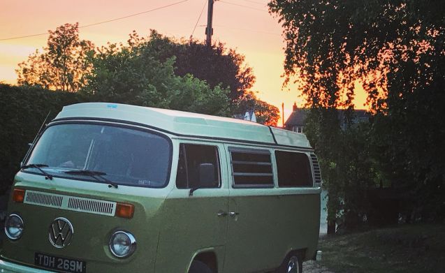 Dave – Classic VW Bay Window Glamper Van in North Wales