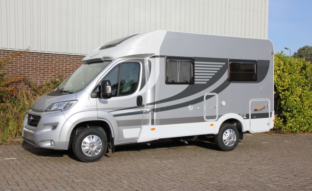 ~ kant appel Wonderbaarlijk Compacte en luxe 2-persoons camper met vast bed achterin! vanaf € 92 p.d. -  Goboony