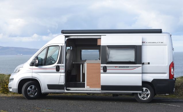 Acer – Delux Campervan with Sleeps travels from