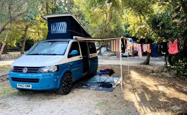 Volkswagen motorhome for 4 people in Derbyshire