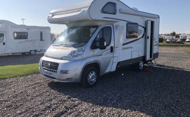 Jess – berth Fiat Swift Lifestyle 624 from Goboony