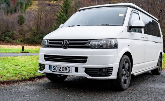 Volkswagen motorhome for 4 people in Horsforth