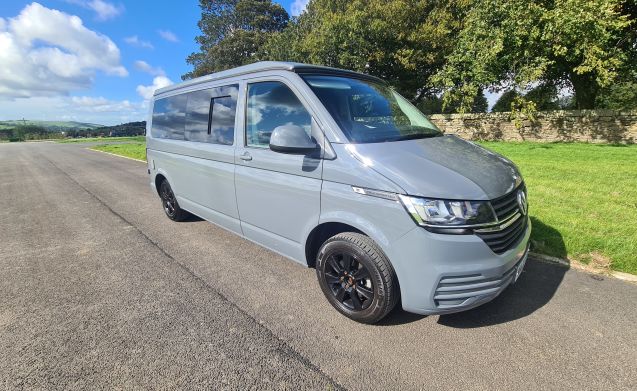 Camper and Motorhome Hire | Peak District 3 Volkswagen motorhome for 4 people in Hollingworth