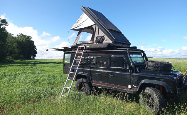 Land Rover Rooftops Land Rover rooftop uit 2001 2 persoons vanaf € 57 p.d. - Goboony